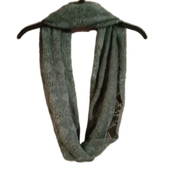 AEO Gray Gritter Infinity Scarf Solid - Picture 3 of 3